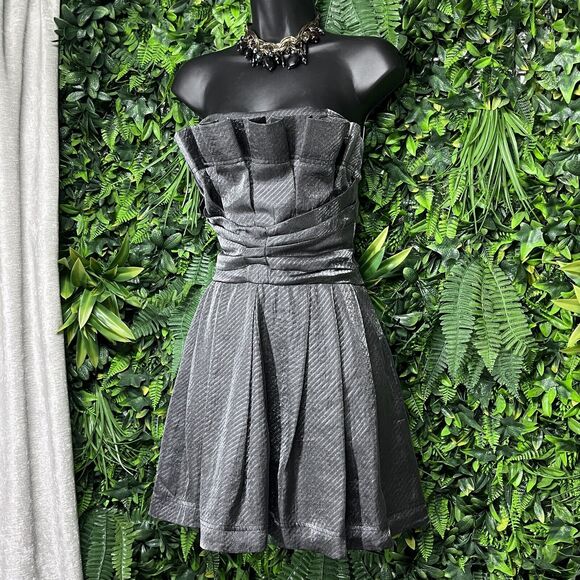 BCBGENERATION Dress Women 4 Silver Gray Strapless Fit Flare Ruffle Coctail 1889 - Picture 8 of 10
